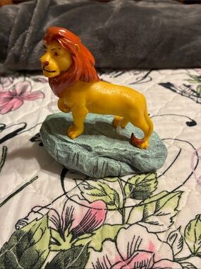 Disney The Lion King Yellow Lion Aquarium Ornament